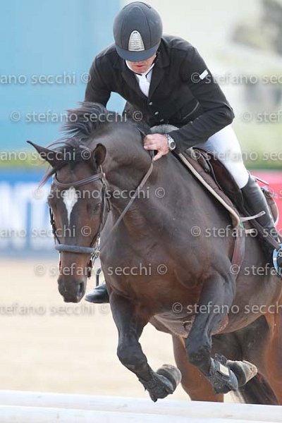 FERRARI_CAYENNE_GIO CAV 2011_SS3_8230.jpg